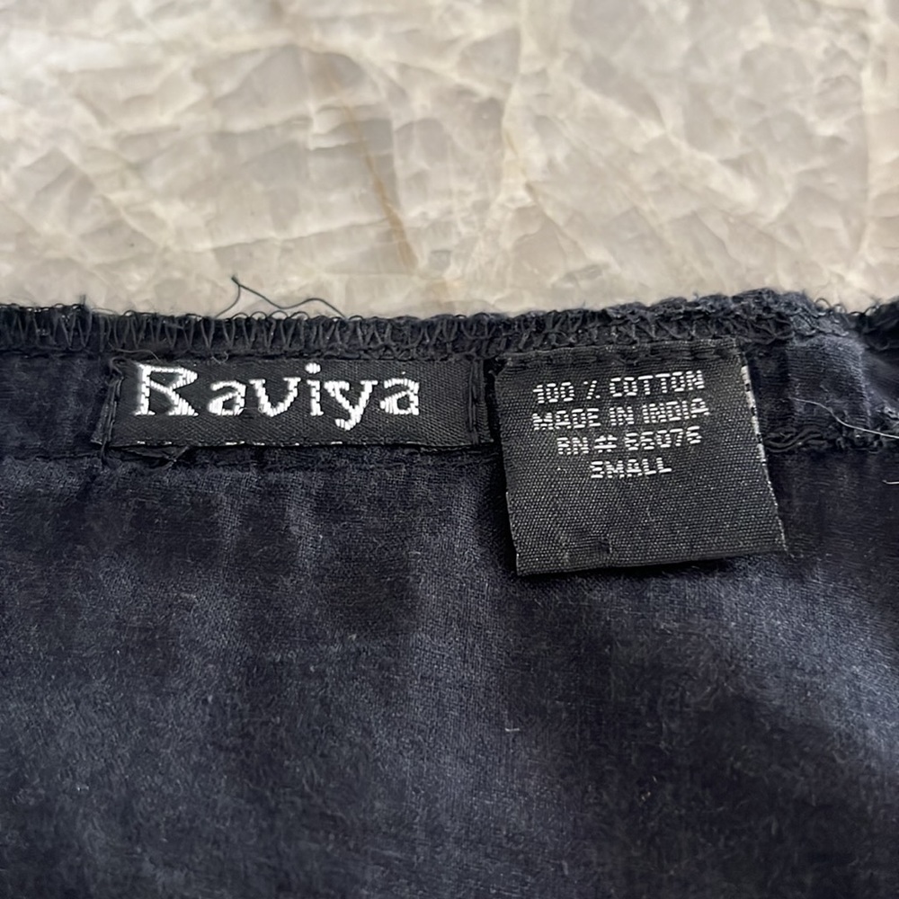 Raviya Black Floral Embroidered Bohemian Top. Size S - Picture 7 of 11